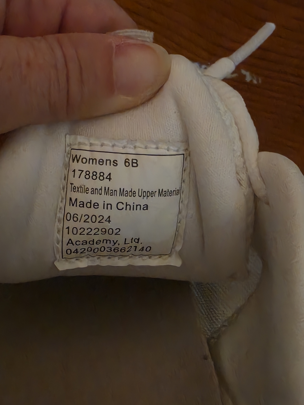 Women's All-White Lightweight Freely Lace-Up Sneakers - Picture 6 of 7